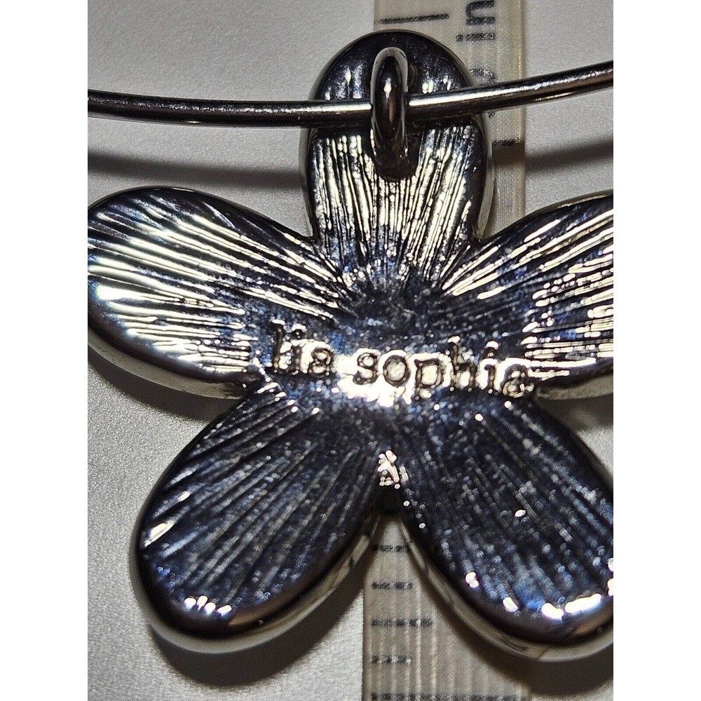 *Sale* Lia Sophia silver tone flower choker necklace 13" - Picture 8 of 12